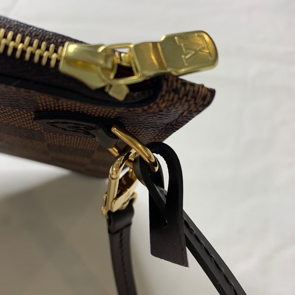 NEW Louis Vuitton Neverfull Damier Ebene Wristlet - Picture 5 of 11